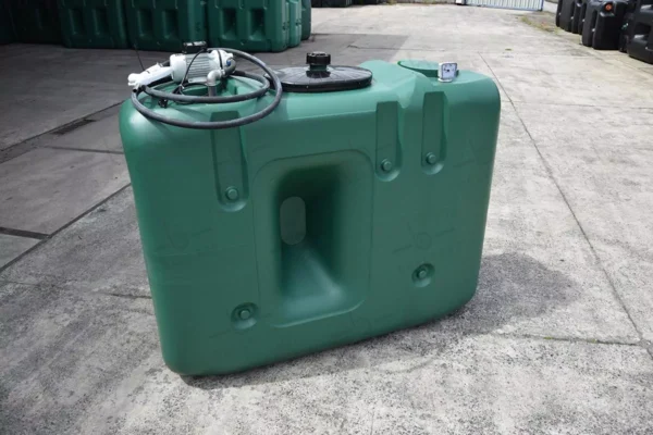 Cuve AdBlue en PE de 1500 litres avec pompe (220V) 11