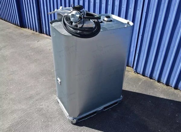 Cuve AdBlue galvanisée de 1000 litres avec pompe (220V) - double paroi 7