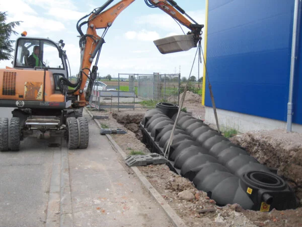 installation de la cuve eau de pluie souterrain Beluga 10000L